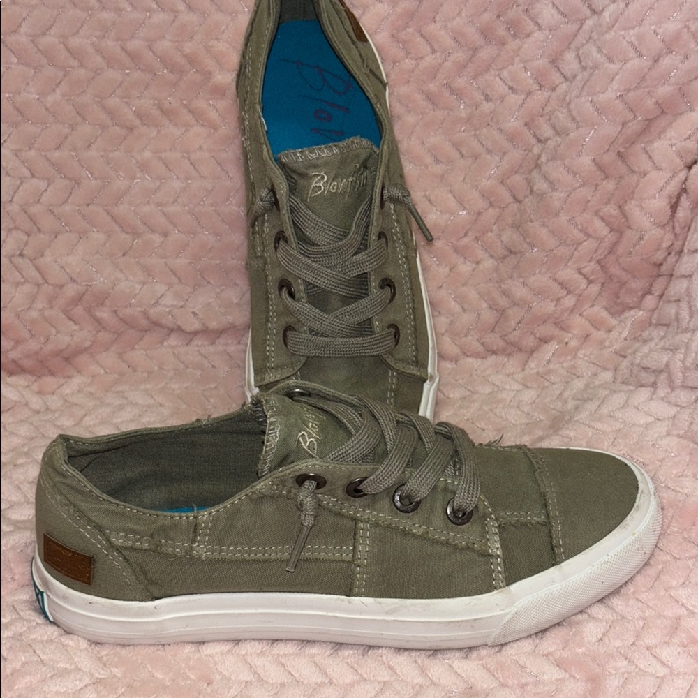 Blowfish Olive Green Sneakers - Picture 3 of 5